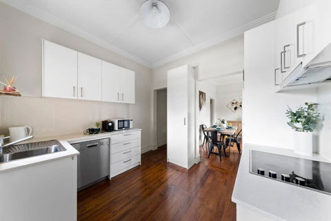 Art Deco Hideaway - St Kilda - Kalgoorlie Accommodation 3