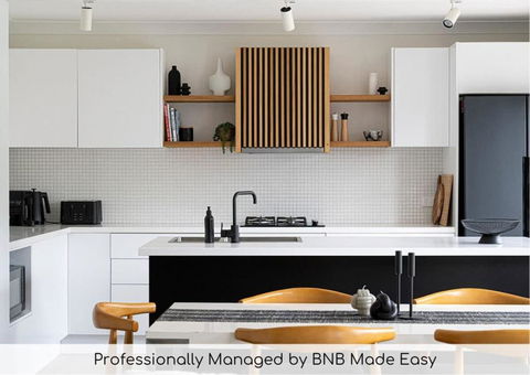 Artful Abode - Duntryleague, Vibrant Decor - Kalgoorlie Accommodation 0