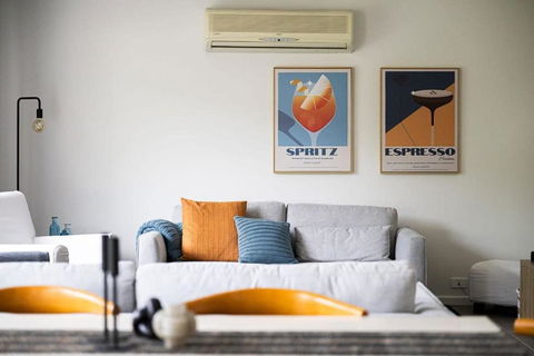 Artful Abode - Duntryleague, Vibrant Decor - Kalgoorlie Accommodation 3