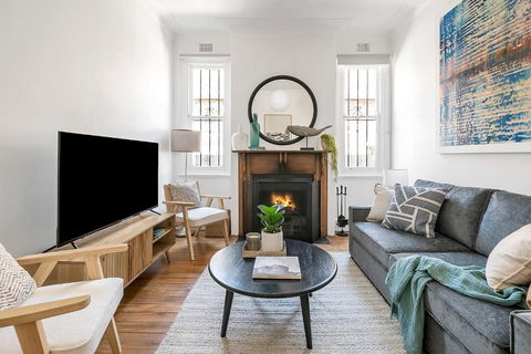 Artscape - Luxurious Bondi Beach Family Villa! - Kalgoorlie Accommodation 2