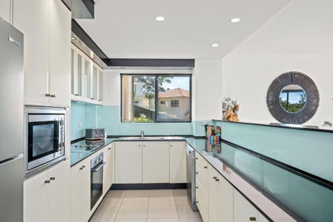 Ash Sienna - Kalgoorlie Accommodation 4