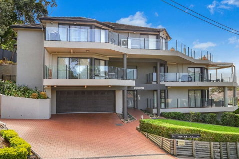 Ash Sienna - Kalgoorlie Accommodation 1