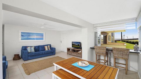 Ashwood 100 Meters To Beach, Shops, Cafes Accom Holidays - Kalgoorlie Accommodation 0