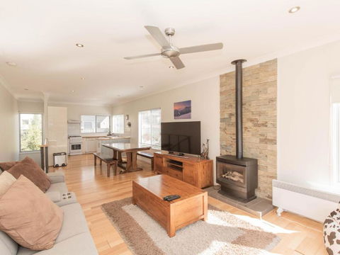 Aspect 1 8a Poley Cow Lane - Kalgoorlie Accommodation 0