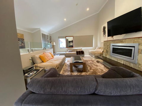 Aspen Creek 5 - Thredbo - Kalgoorlie Accommodation 2