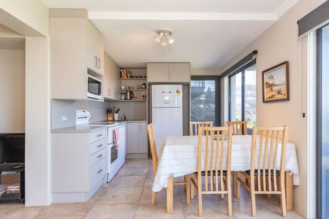 At Blueys - Kalgoorlie Accommodation 4