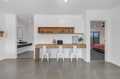 At Winbi- Echuca Holiday Homes - Kalgoorlie Accommodation 3