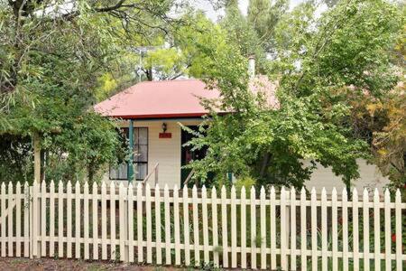 Auburn Hideaway - Kalgoorlie Accommodation 0