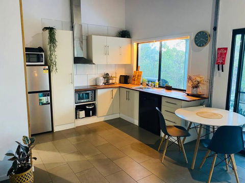 Austinville Hinterland Chalet - Kalgoorlie Accommodation 0