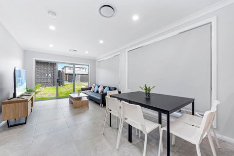 Austral Brand New 3Br House With WiFi & Parking - Kalgoorlie Accommodation 4