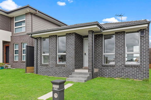 Austral Brand New 3Br House With WiFi & Parking - Kalgoorlie Accommodation 0