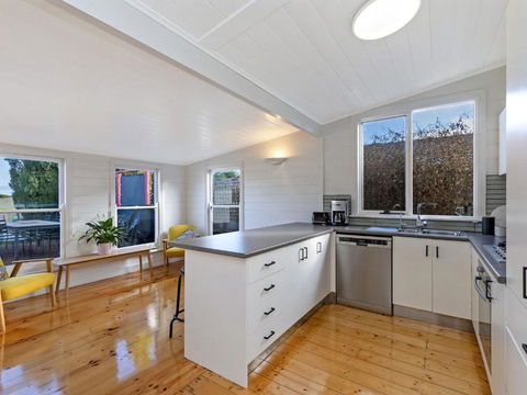 Avery Cottage - Kalgoorlie Accommodation 1