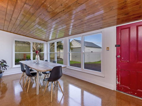 Avery Cottage - Kalgoorlie Accommodation 3