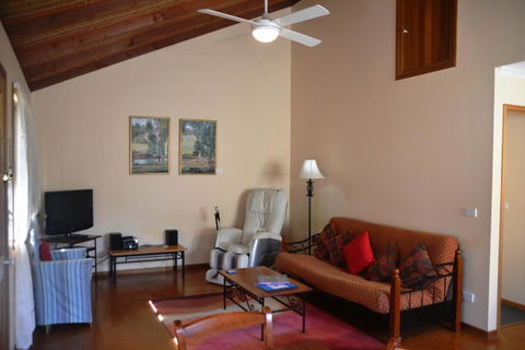 Avoca Cottages VICTORIA - Kalgoorlie Accommodation 3