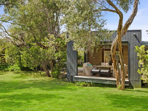 Avonlea Sorrento Holiday House - Kalgoorlie Accommodation 0