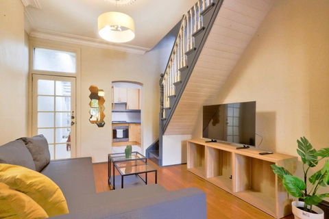 Awesome 2 Bedroom House Surry Hills - Kalgoorlie Accommodation 1