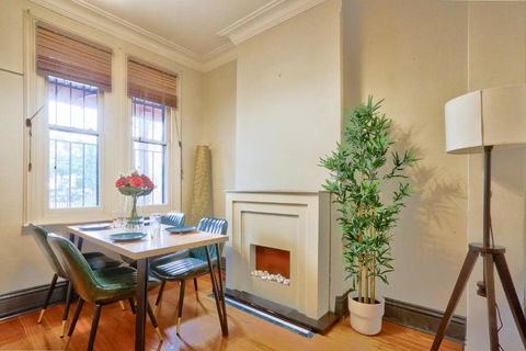 Awesome 2 Bedroom House Surry Hills - Kalgoorlie Accommodation 4