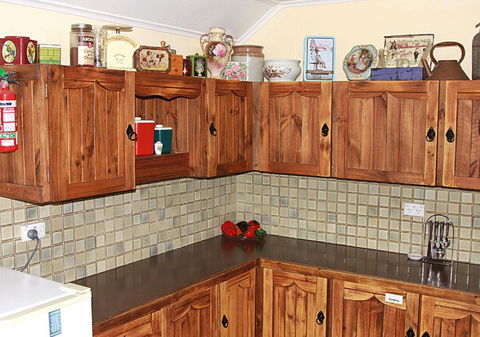 Ayers Burra - Historical 1851 Cottage - Kalgoorlie Accommodation 4