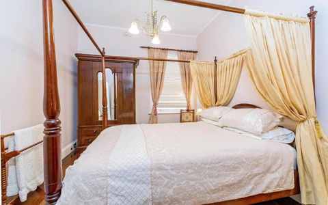 Azile 1875 Heritage Victorian Duplex - Kalgoorlie Accommodation 4