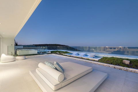Azure - Kalgoorlie Accommodation 4