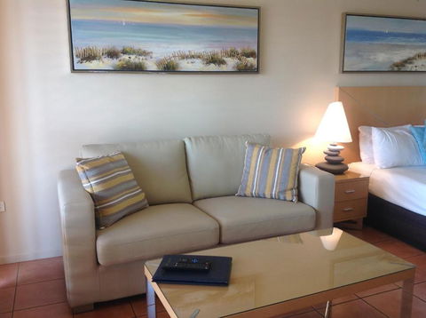 At Boathaven Bay Holiday Apartments - Kalgoorlie Accommodation 4