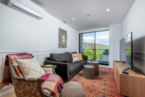 Awesome Brooklyn Inspired Stay - Mt Ainslie View - Kalgoorlie Accommodation 4