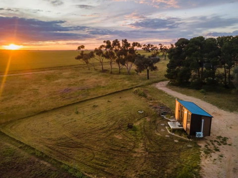 Avondale Heights By Tiny Away - Kalgoorlie Accommodation 2