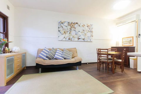 B3 Crawley Apartment 1 BRM & Sleepout Near UWA - Kalgoorlie Accommodation 1