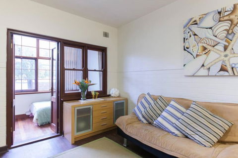 B3 Crawley Apartment 1 BRM & Sleepout Near UWA - Kalgoorlie Accommodation 3