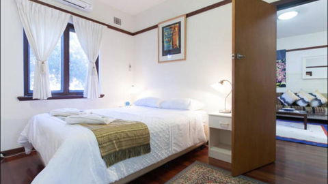 B4 Crawley Apartment 1 BRM & Sleepout Near UWA - Kalgoorlie Accommodation 1