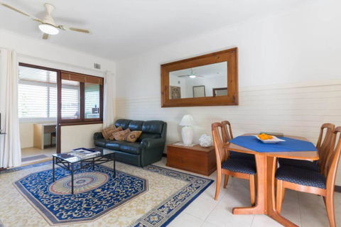 B9 Crawley Apartment 1 BRM & Sleepout Near UWA - Kalgoorlie Accommodation 2