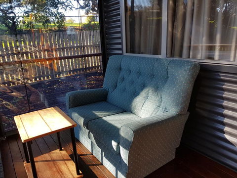 Bee-Haven Cottage - Kalgoorlie Accommodation 8