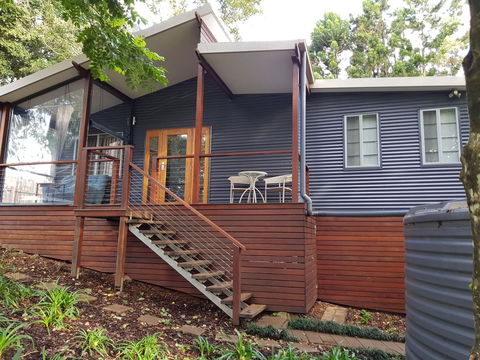 Bee-Haven Cottage - Kalgoorlie Accommodation 3