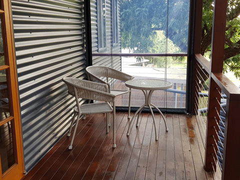 Bee-Haven Cottage - Kalgoorlie Accommodation 1