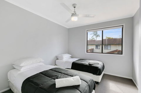 Fountain View Estate - We Accommodate - Kalgoorlie Accommodation 0