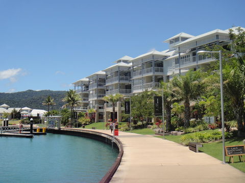 Boathouse Port Of Airlie - Kalgoorlie Accommodation 0