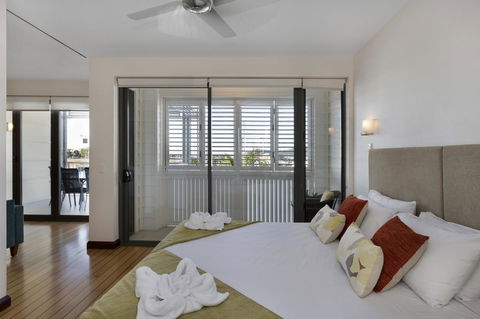 Boathouse Port Of Airlie - Kalgoorlie Accommodation 2
