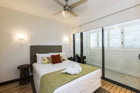 Boathouse Port Of Airlie - Kalgoorlie Accommodation 16