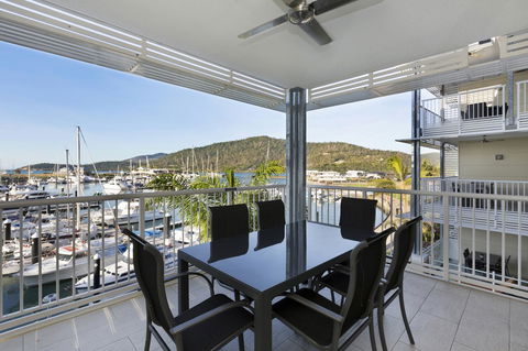 Boathouse Port Of Airlie - Kalgoorlie Accommodation 20
