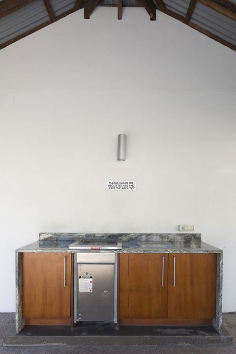Boathouse Port Of Airlie - Kalgoorlie Accommodation 22