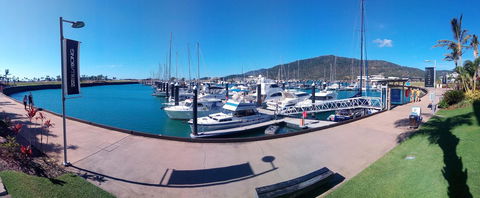 Boathouse Port Of Airlie - Kalgoorlie Accommodation 26