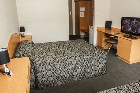 Salisbury Hotel Motel - Kalgoorlie Accommodation 9
