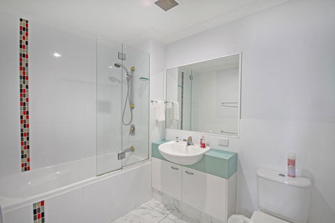 Unit 8 Bronte Of Coolum - Kalgoorlie Accommodation 7
