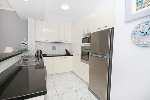 Unit 8 Bronte Of Coolum - Kalgoorlie Accommodation 6