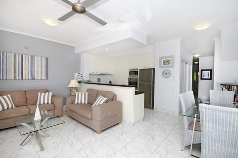 Unit 8 Bronte Of Coolum - Kalgoorlie Accommodation 12