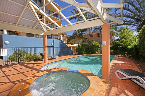 Unit 8 Bronte Of Coolum - Kalgoorlie Accommodation 1