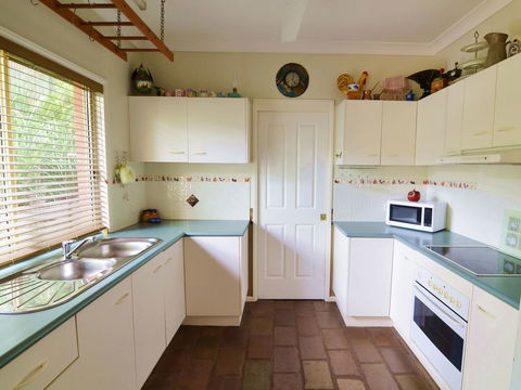 Apple Tree Cottage Montville - Kalgoorlie Accommodation 6