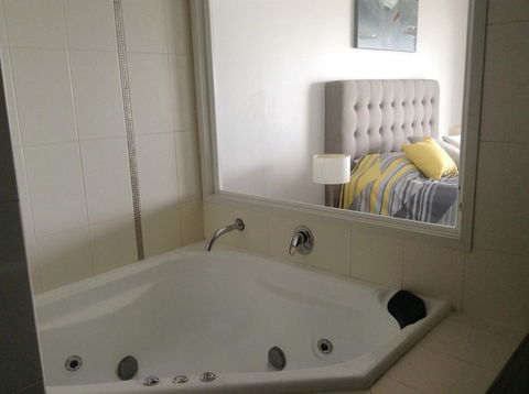 Beachfront Holiday Apartment To Rent For Short And Long Stays - Kalgoorlie Accommodation 7