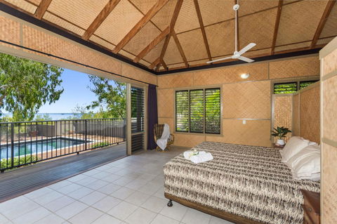 Absolute Beachfront - Kalgoorlie Accommodation 11