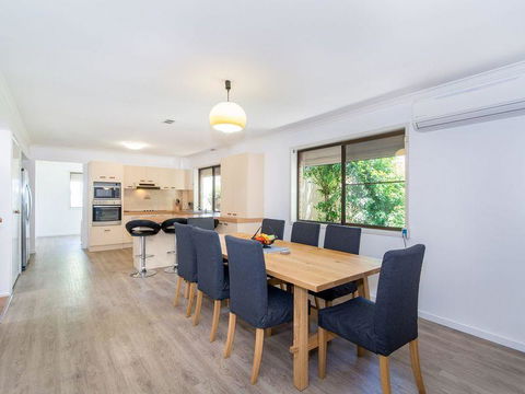 Island Homestay - Kalgoorlie Accommodation 10